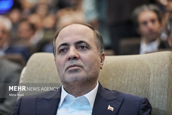 نوری: صادرات پسته و زعفران ایران به اروپا باید تسهیل شود