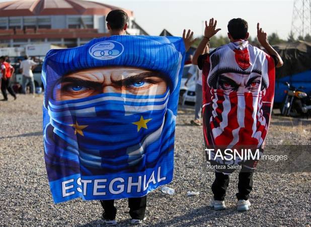 ببینید| حضور تماشاگران در نقش جهان بیش از ظرفیت اعلام شده