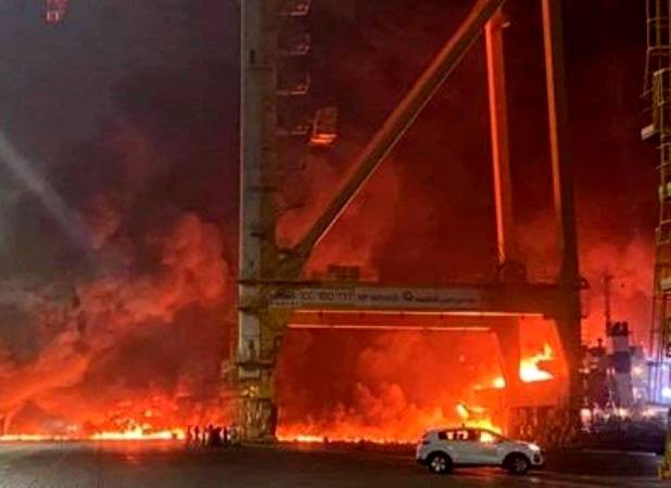 انفجار در مواضع سعودی در پی حملات یمنی ها +فیلم