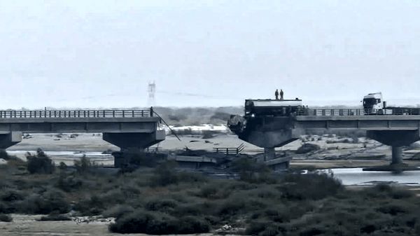 حملات آمریکا این راه های هرمزگان را مسدود کرد