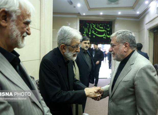 بوسه زاکانی بر شانه غلامعلی حدادعادل/ مهدی هاشمی و علی جنتی هم بودند/ تصاویری از مراسم بزرگداشت همسر شهید رهبر انقلاب