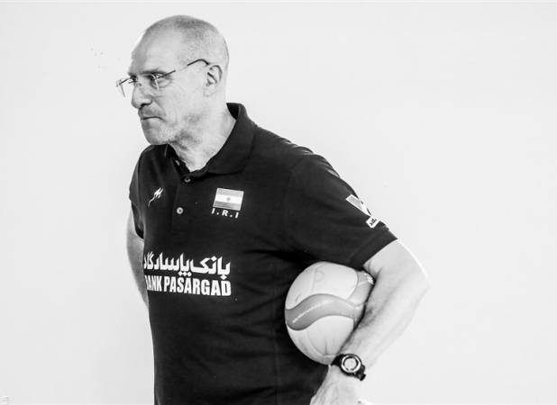 پیاتزا: باید روی خودمان تمرکز کنیم/ به بازیکنانم افتخار می‌کنم