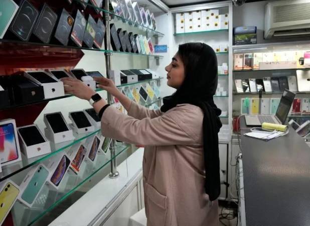 عقب نشینی قیمت‌ها در بازار موبایل/ قیمت این گوشی ها کاهش یافت