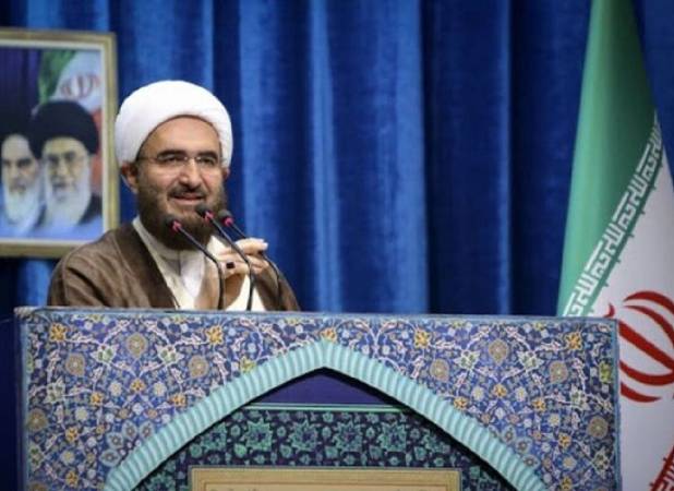 حاج علی‌اکبری: غرب با دامن زدن به بی‌بندوباری، در حال تبدیل شدن به یک جامعه بی‌خانواده است