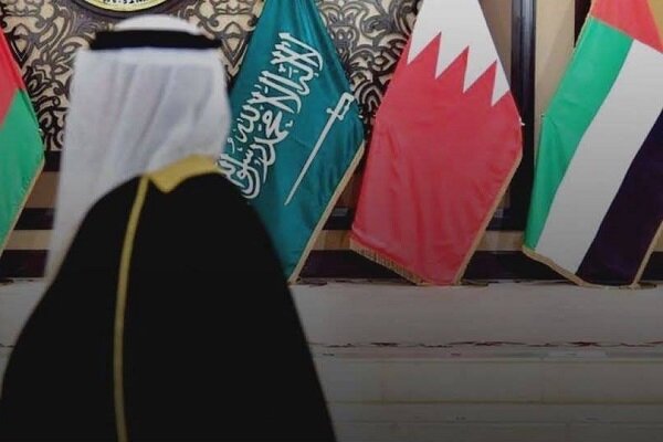 ضربه اقتصادی سنگین ترامپ به شیخ نشینان