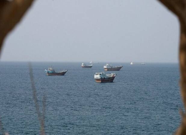 خبر مهم سپاه از انفجار ۳ نفتکش متخلف هنگام عبور از مسیر غیر مجاز در تنگه هرمز