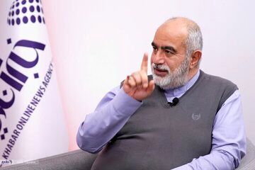 توئیت معنادار حسام‌الدین آشنا/ مسأله بی بی و ترامپ  «ایران هسته‌ای» نیست؛ «هسته ایرانی» است!