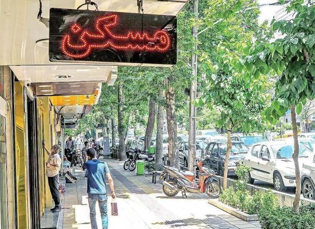 فقرِ مسکن در میان سالمندان؛ پول اجاره و دارو را کنار بگذارم برای خورد و خوراک چیزی نمی‌ماند | دولت برای مسکن سالمندان چه کرده است؟