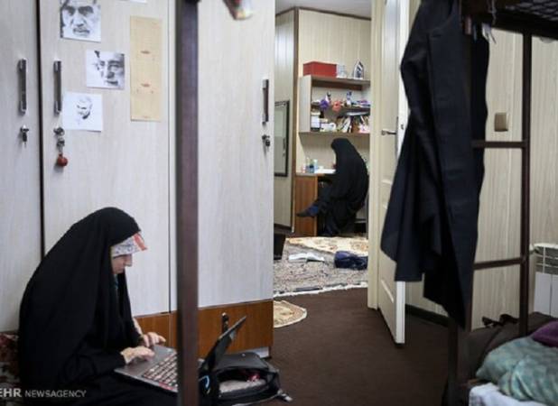 امکان خروج وسایل شخصی از خوابگاه های دانشگاه الزهرا(س) فراهم شد
