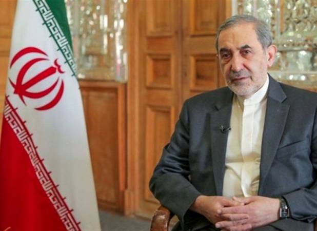 توئیت کنایه آمیز ولایتی/ امروز خانواده آمریکایی هزینه قمار سردمدارانش را نقداً می‌دهد