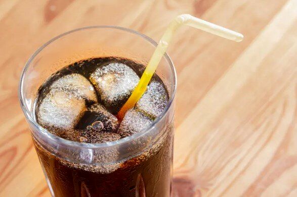 نوشیدن نوشابه رژیمی این بلا را بر سر کبدتان می آورد