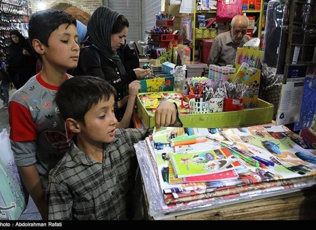 افت شدید قدرت خرید در بازار نوشت‌افزار/ سبد خرید خانوارها ۵۲ درصد کوچک شد