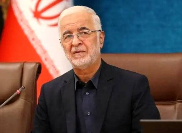 وزیر کشور وارد اسلام آباد شد/ چه کسی به استقبال مومنی آمد؟