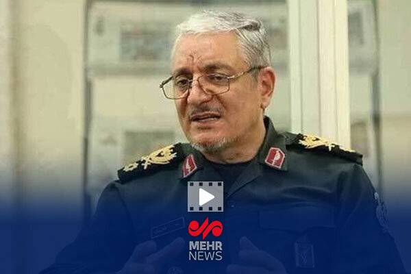 سردار طلایی نیک: باید در همه میادین باقدرت دشمن را به تسلیم برسانیم