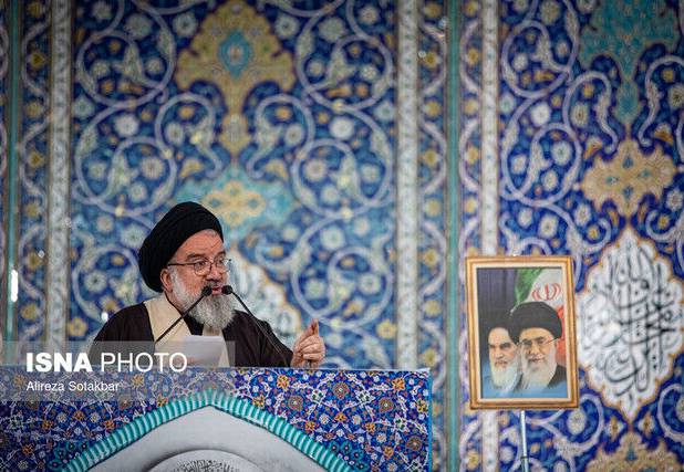 امام جمعه تهران:  دست آن رزمنده‌‌ای که سه کشتی را در تنگه هرمز زد درد نکند/ تجلیل نمی‌کنید چرا نیش می‌زنید