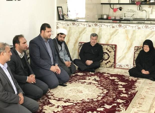 دیدار مسئولان استان ایلام با خانواده های معظم شهدای جنگ رمضان