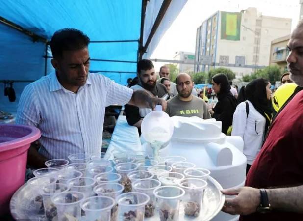 شهرداری تهران: در مسیر تشییع رهبر شهید، فقط آب توزیع خواهد شد