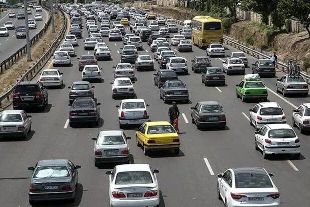 ترافیک نیمه سنگین در محورهای منتهی به پایتخت؛ بارش‌ها در ۱۶ استان