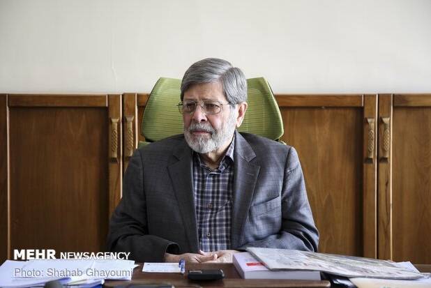خاطره پزشک رهبر شهید از اولین دیدار با حضرت آیت الله خامنه‌ای