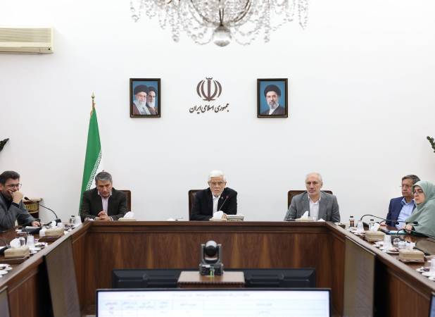 عارف: تأمین معیشت مردم همچنان اولویت دولت است