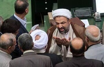 روزنامه جمهوری اسلامی: قهرمان سازی از یک مجرم، پرده از چهره مدعیان قانون گرایی برداشت/ حامیان حمید رسایی به کوب کار می کنند