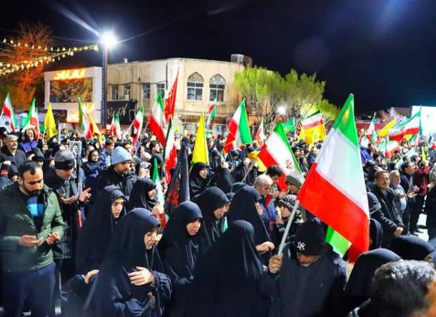 طنین استقامت در چهل و هشتمین شب ایستادگی محلاتی‌ها