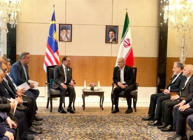 پزشکیان: ارتباطات‌مان با کشورهای همسایه و اسلامی را تقویت می‌کنیم