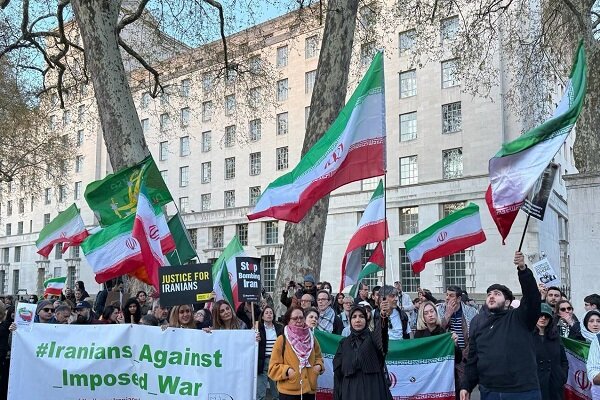 اعتراض حامیان ایران در لندن؛ خشم علیه جنایات آمریکا و اسرائیل