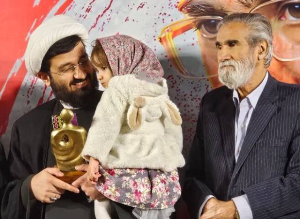 چهره سال هنر انقلاب اسلامی استان یزد معرفی شد