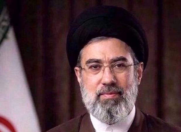 رهبر انقلاب: ارتکاب هرآنچه به ضرر انسجام اجتماعی باشد، ممنوع است | «جنگ یا مذاکره» و «وفاق یا تندروی» دوگانه‌سازی‌های موهوم هستند
