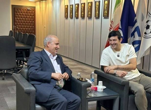 دیدار آزمون با تاج در فدراسیون فوتبال