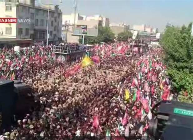 ببینید| قاب‌های ماندگار و بی‌نظیر از تشییع امام شهید