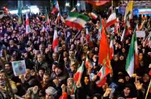 مردم نورآباد: «ما ذوالفقار حیدریم، فداییان رهبریم»