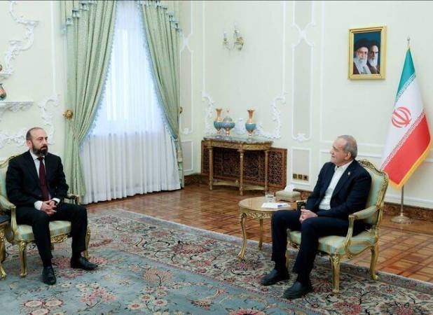پزشکیان: هدف آمریکا ساقط کردن نظام جمهوری اسلامی ایران است/ با دشمنی که هر روز ترور و تهدید می‌کند مذاکره معنا ندارد