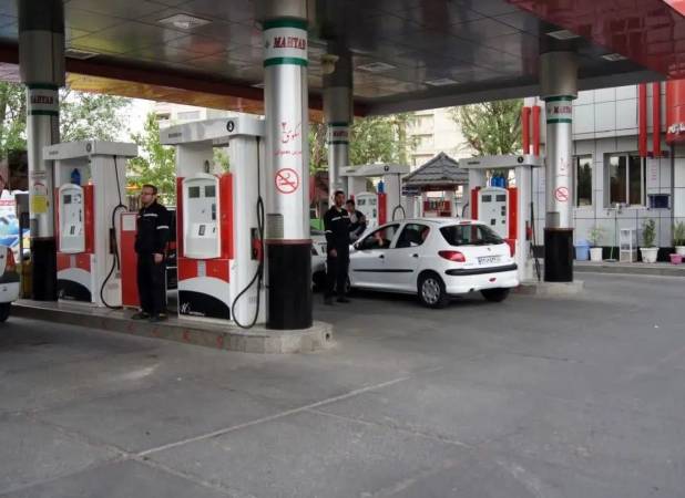 سخنگوی کمیسیون انرژی: زمزمه‌هایی در دولت درباره افزایش قیمت بنزین وجود دارد