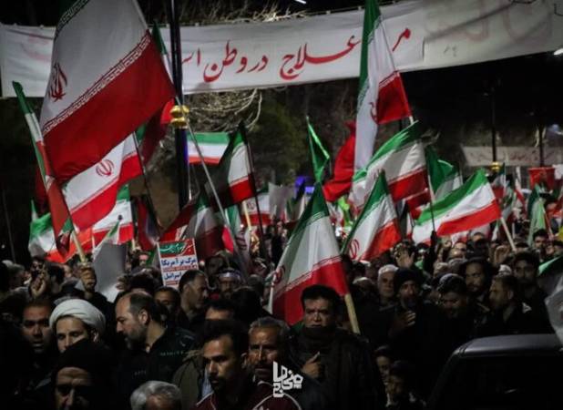 هیئت بیدآباد شاهرود؛ میاندار اشک‌ها و سینه‌زنی در سوگ رهبر شهید