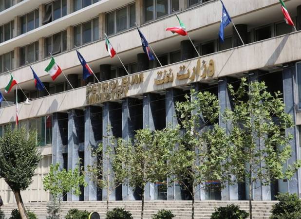 قصور واسطه‌ها رافع تکلیف وزارت نفت نبود/ توجیه تراستی‌ها پذیرفته نیست