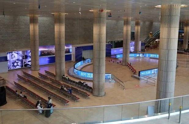 پروازها در فرودگاه ریاض بدلیل حادثه امنیتی تعلیق شد 