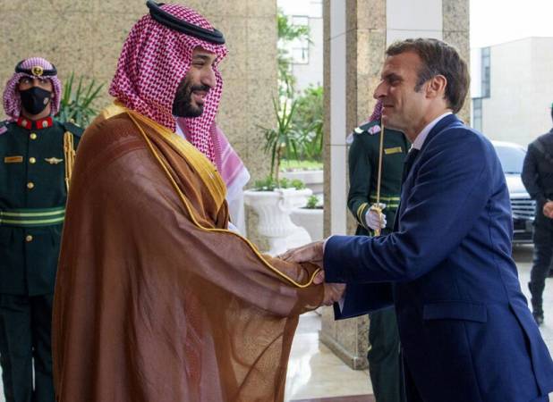 جزئیات سفر ولیعهد عربستان به فرانسه/ رایزنی مکرون و بن سلمان درباره راه‌های پایان دادن به جنگ و رفع انسداد تنگه هرمز