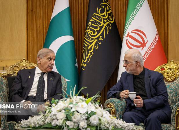 شهباز شریف در دیدار با اسکندر مومنی: پاکستان همچنان به‌عنوان میانجی‌گری صادق به نقش‌آفرینی خود ادامه می‌دهد
