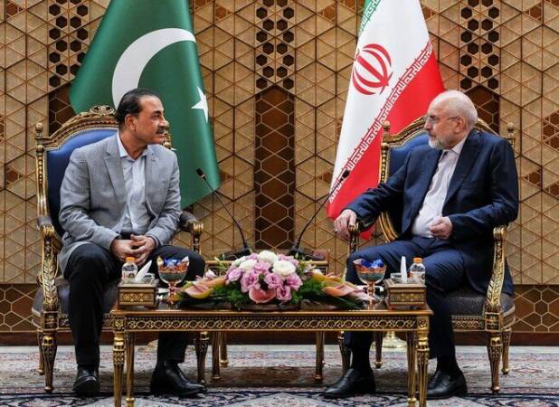 قالیباف به عاصم منیر: حرف جدیدی نداریم/ آمریکا باید شروط هفتگانه را اجرا کند/  تهدیدها نمی تواند تصمیمات  ایران را تحت تاثیر قرار دهد