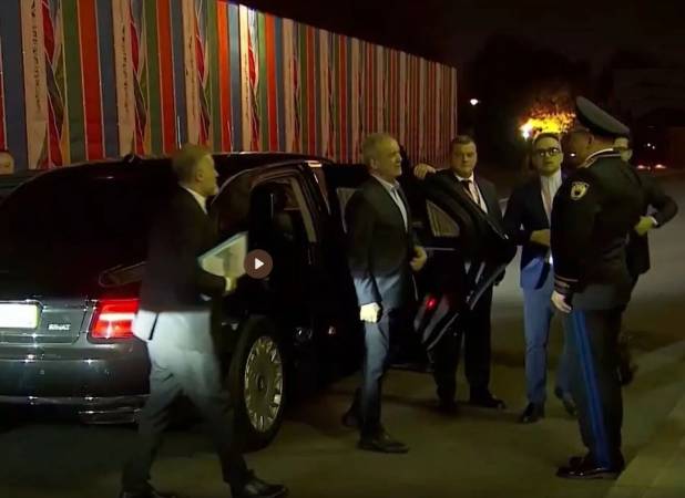 جنجال ویدئو منتشر شده از «پا کوبیدن» پزشکیان جلو ژنرال روس/ علت اصلی حرکت خبرساز رئیس جمهور مشخص شد+ فیلم