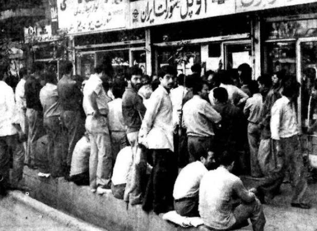 روکشِ نفتی بر سفره‌های کوپنی؛ چرا اقتصاد دهه 60 الگوی مقاومت نیست؟ | آیا صف‌های کوپن بدون دلارهای نفتی دوام می‌آوردند؟