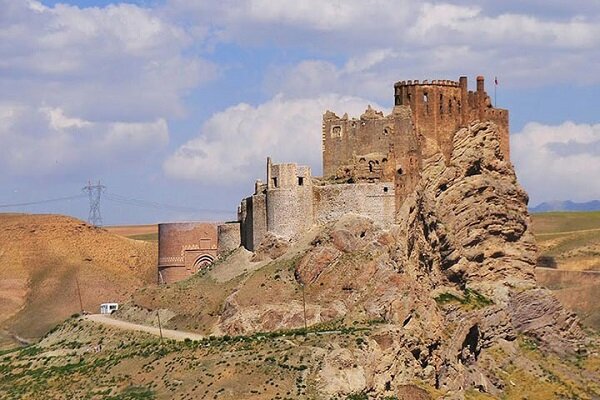 قلعه الموت آماده میزبانی از گردشگران