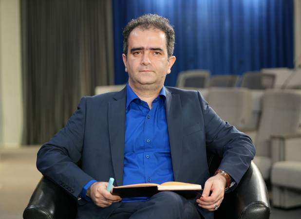 جبل‌ عاملی: اقتصاد ایران به «حد آستانه» نزدیک شده | بزرگترین اصلاحات مورد نیاز در ایران، خروج از وضعیت دستوری در اقتصاد و جامعه است