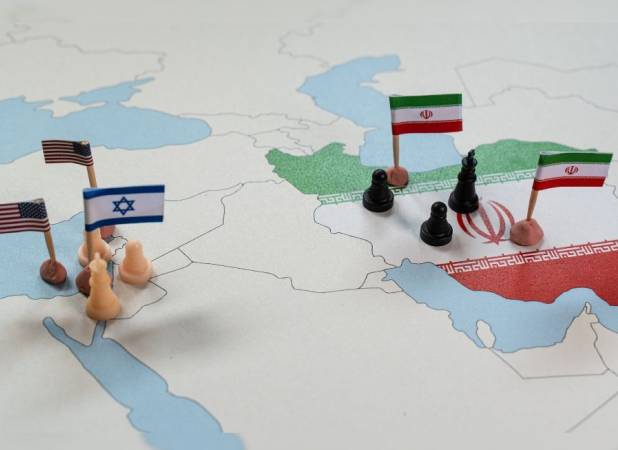 دیاکو حسینی: باید وقوع جنگ را قطعی دانست اما... | دیدگاه اروپا نه برای ایران اهمیت دارد نه آمریکا | چین انگیزه میانجی‌گری ندارد
