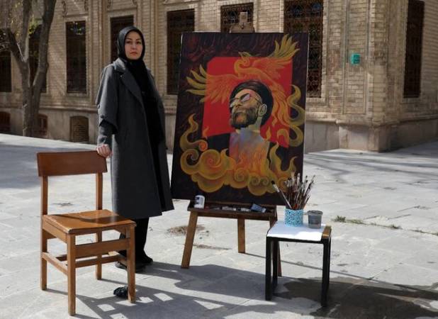 رونمایی از اثر نقاشی «ققنوس‌وار» در قزوین