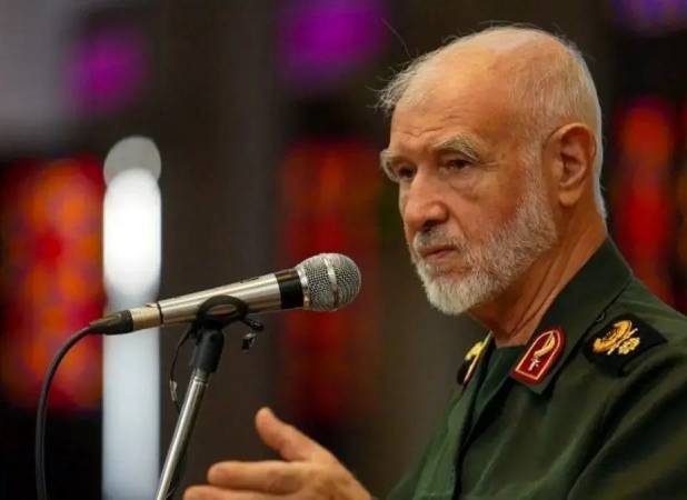 سردار اسدی: منتظر رویارویی زمینی با آمریکا هستیم