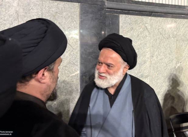 حضور سیدحسن خمینی و فرزند ارشد رهبر شهید در حرم مطهر رضوی +عکس