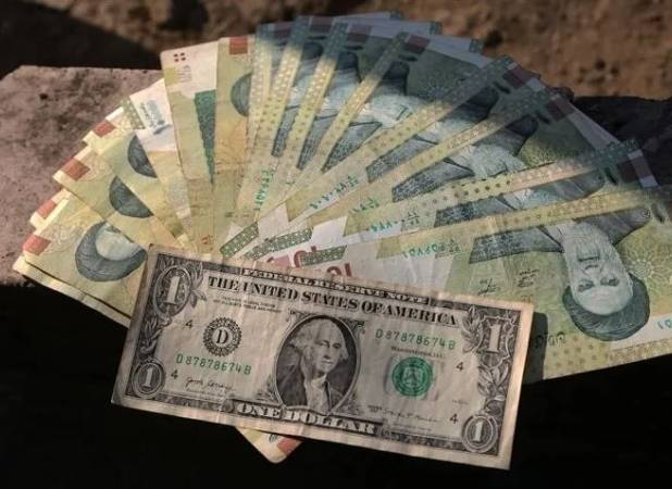 دستیار رئیس بانک مرکزی: اگر تورم را کنار بگذاریم نرخ امروز ارز با سال‌های ۹۷ و ۹۹ یکی است +فیلم